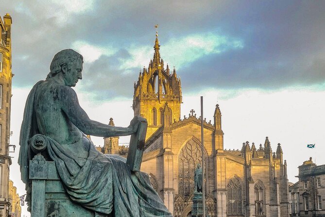 Private Walking Tour With Hidden Walks Author in Edinburgh - Key Points