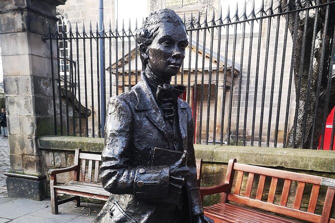 Private Walking Tour With Hidden Walks Author in Edinburgh - Transportation Accessibility
