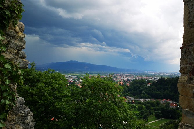 Private Wine Tour From Zagreb: Two Local Wineries & Samobor - Traveler Experiences and Reviews
