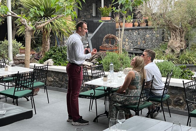 Private Wine Tour in 3 Wineries With 12 Wine Tastings and Tapas - Reviews and Ratings