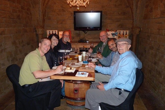 Private Wine Tour With Tastings From Eugene - Picnic Lunch and Beverages