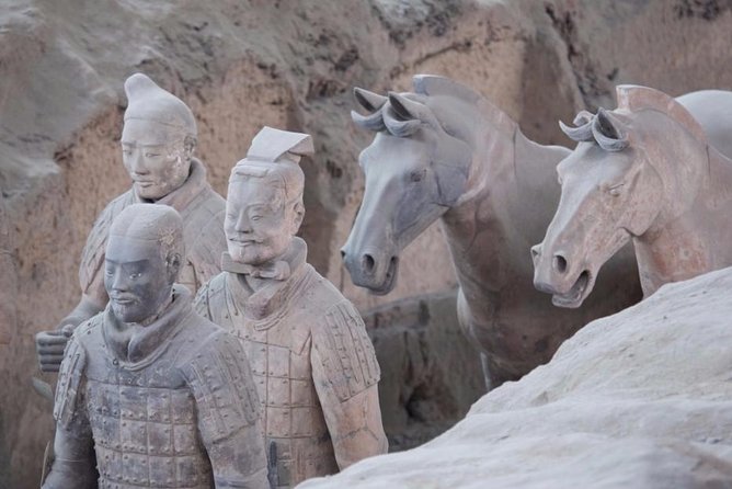 Private Xian Highlight Tour: 6 Hours Terracotta Warriors and Local Snack - Exploring the Terracotta Warriors