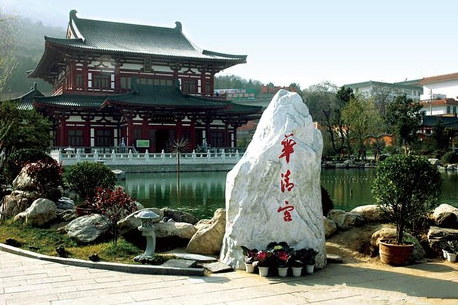 Private Xian History Day Tour:Terracotta Warriors Huaqing Palace - Banpo Neolithic Village