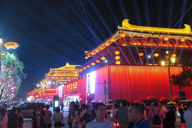 Private Xi'an Night & Food Tour by Tuk Tuk and Public Transportation - Transportation and Accessibility