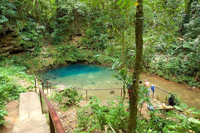 Private Xunantunich Mayan Ruins & Inland Blue Hole Tour From Placencia - Exploring Xunantunich
