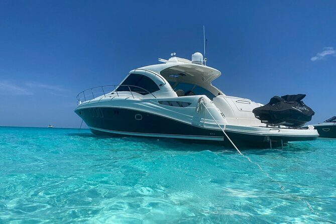 Private Yacht 48 ft Sting Ray City, Snorkel & Starfish Beach - An Authentic Day on a Private Yacht in Grand Cayman