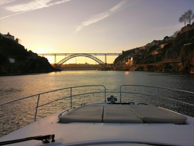 Private Yacht Charter - Group Size and Private Experience