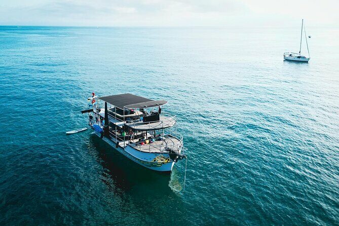 Private Yacht Charter ChicaFUN 2 Waterslides All Inclusive - The Overview: What’s Included and What to Expect