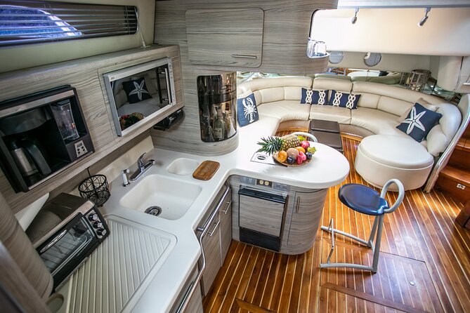Private Yacht Charter in Costa Rica - Overview and Experiences