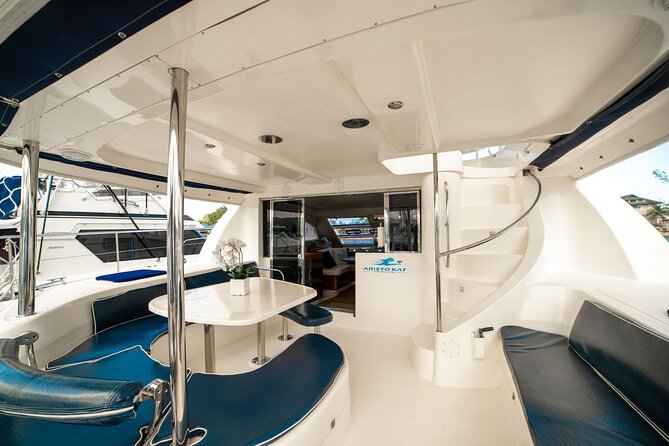 Private Yacht in Montego Bay - Snorkeling, Snacks, Cocktails - Meeting and Pickup Information