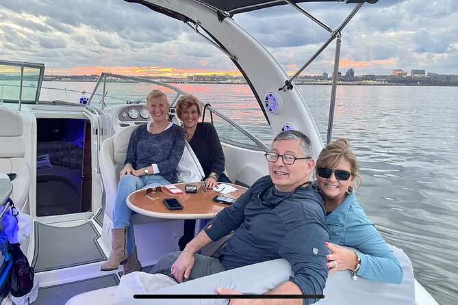 Private Yacht Tour Along Washington DC Waterfront - Sights and Attractions