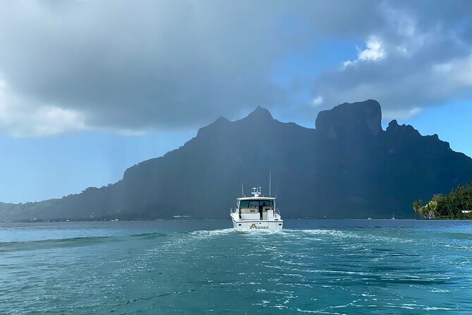 Private Yacht tour on Tahiti or Moorea lagoon - Key Points