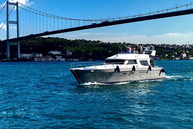 Private Yacht Voyage With Drinks&Snacks - Customer Feedback and Ratings