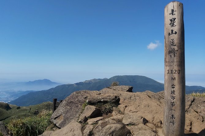 Private Yangmingshan Hiking Day Tour From Taipei - Pickup and Meeting Details