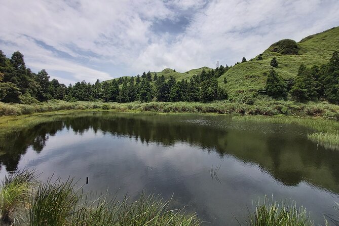 Private Yangmingshan Hiking Day Tour From Taipei - Inclusions