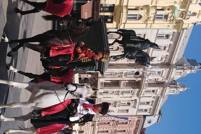 PRIVATE Zagreb Walking Tour 2.5 Hrs - Browsing Dolac Market