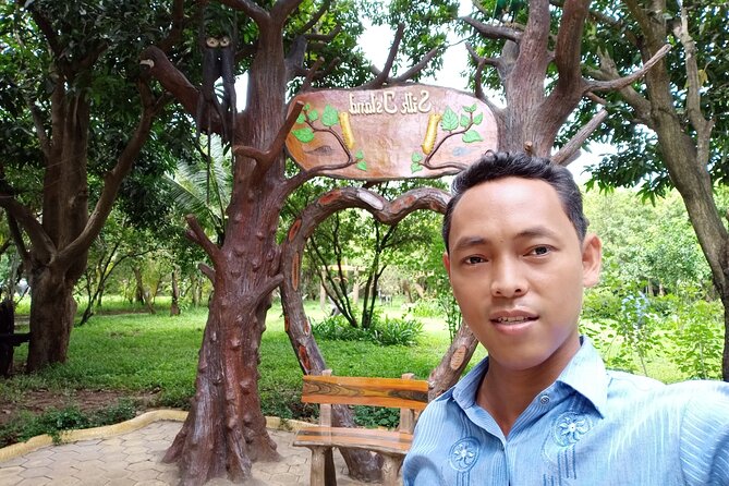 Privately Guided Full Day Tuk Tuk or Van City Tour in Phnom Penh - Discovering the National Museum