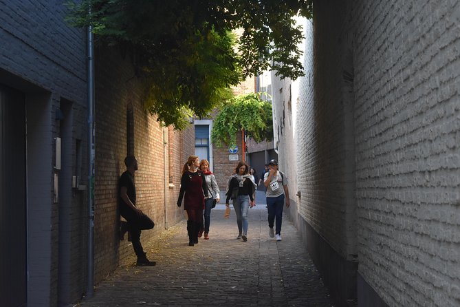 PRIVE Bruges Tour With a Local Friend - Insider Tips on Belgian Food and Drinks