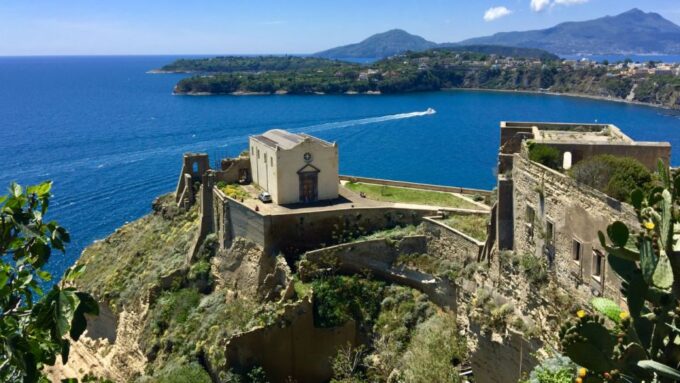 Procida: Guided Tour by Land, Taxi and Maritime Tours - Limoncello Tasting and Local Product Sampling