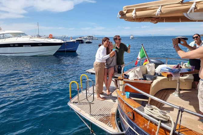 Procida Island Boat Tour From Sorrento - Exploring Procida Islands Charm