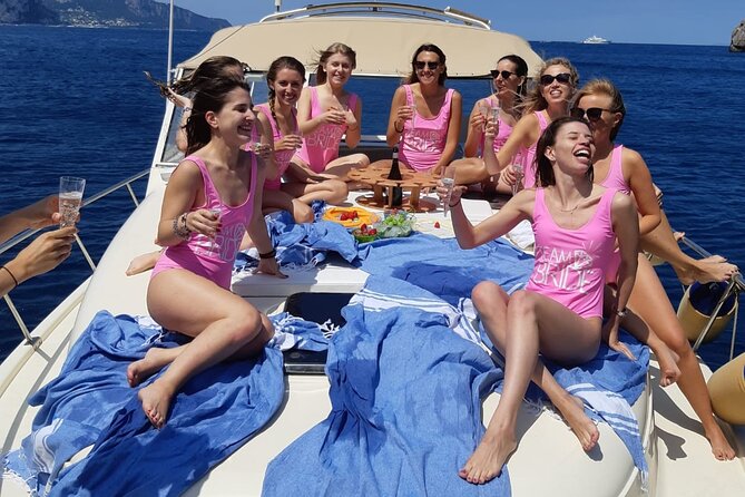 Procida Island Boat Tour From Sorrento - Captivating Scenery and Sights