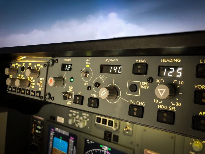 Professional Boeing 737-800 Simulator - 100 Minutes - Instructors and Accessibility