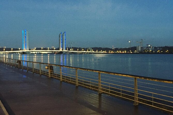 Professional - Bordeaux Wine and Cheese Tasting With a Walking Tour - UNESCO-listed Scenery