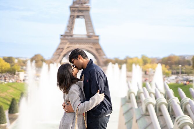 Professional Eiffel Tower Photo Tour With VOGUE Photographer - Accessibility and Participation