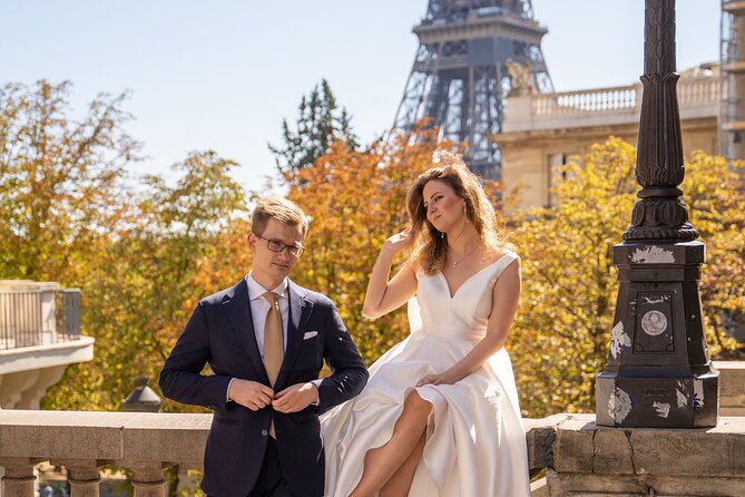 Professional Eiffel Tower Photo Tour With VOGUE Photographer - Booking and Confirmation
