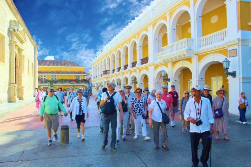 PROFESSIONAL GUIDED FULL CITY TOUR WITH STREET FOOD TASTING - Itinerary
