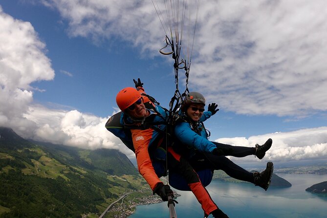 Professional Paragliding Tandem Flights Luzern / Lucerne - Paraglider Pilot Credentials