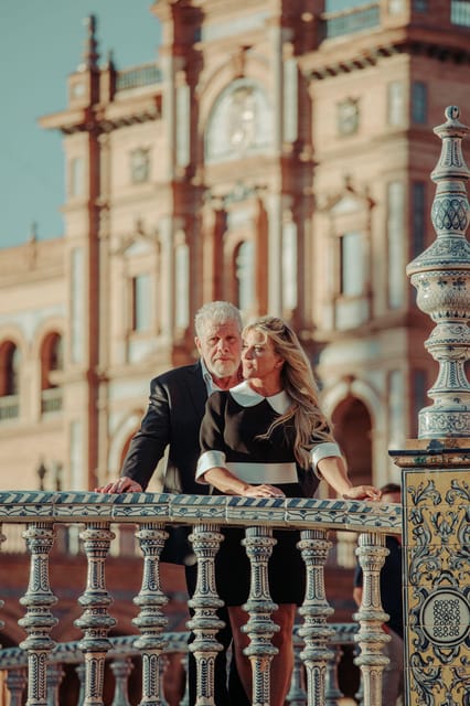 Professional Photographer - Photoshoot at Plaza De España. - Key Points
