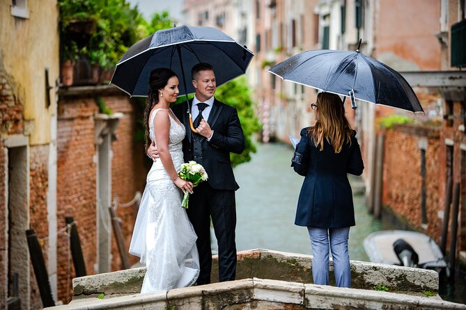 Professional Photoshoot in Venice - Photographers Assistance and Expertise