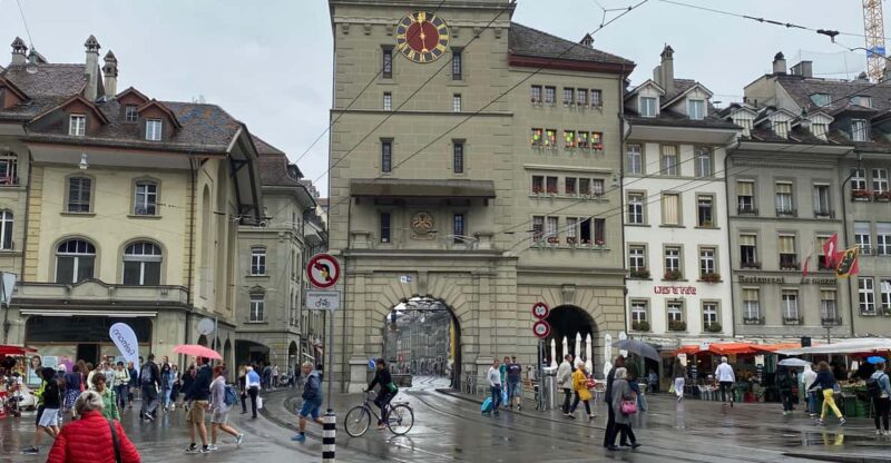 Professional Private Photo Shoot With Local Photographer in Bern - Key Points