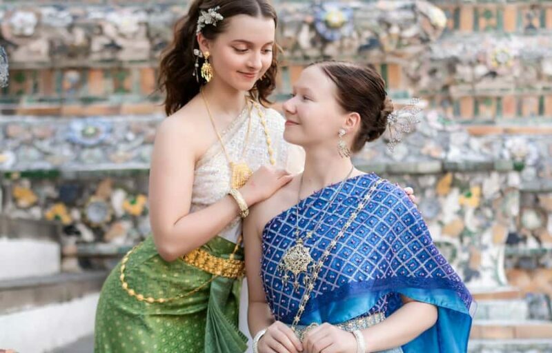 Professional Thai Costume Photography at Wat Arun, Bangkok - What Makes This Experience Stand Out