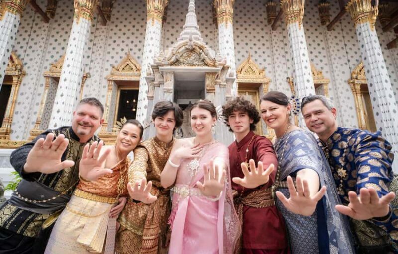 Professional Thai Costume Photography at Wat Arun, Bangkok - What to Expect During Your Session