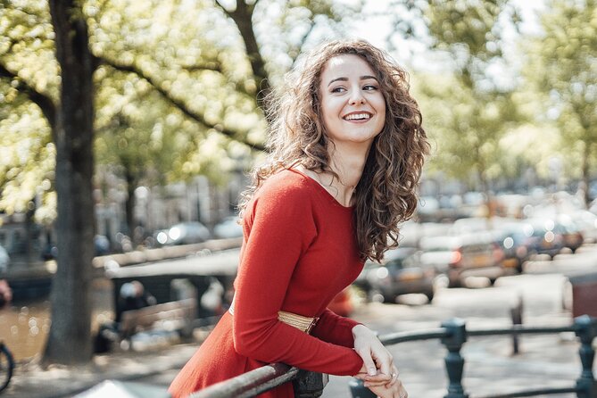 Professional Tinder Photo Session in Amsterdam - Operator Information