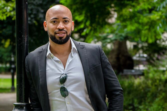 Professional Tinder Photoshoot in London - Operational Hours