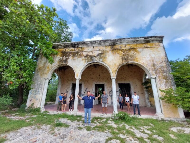 Progreso: Ghost Town Tour + Beach Club in a Classic Beetle - Misnebalam: Abandoned Town