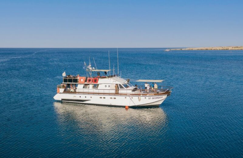 Protaras: 80S and 90S Sunset Cruise With Cypriot Dinner & DJ - Onboard Experience