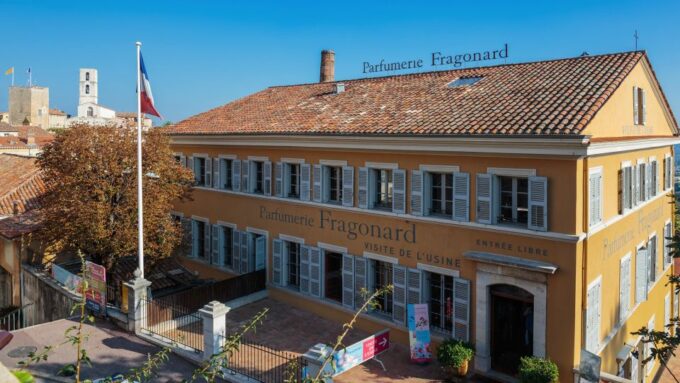 Provence Countryside & Medieval Villages Day Trip - Experiencing Picturesque Countryside Landscapes