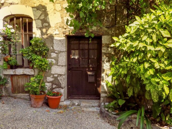 Provence Countryside & Medieval Villages Day Trip - Customizing Your Group Experience