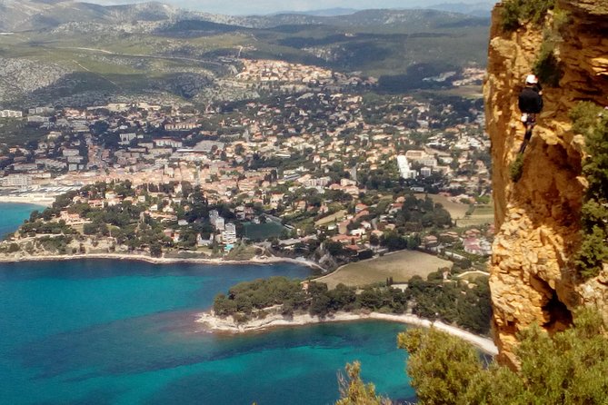 Provence Full Day Private Tour With Professional Guide From Marseille - Itinerary Highlights