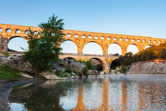 Provence Highlights Full-Day Tour From Avignon - Admission Fees and Taxes Included