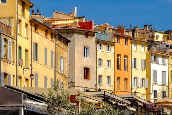 Provence, Vineyards & Lavender Fields Private Day Trip - Tour Languages and Duration