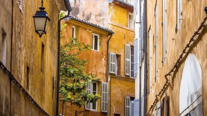 Provence, Vineyards & Lavender Fields Private Day Trip - Frequently Asked Questions