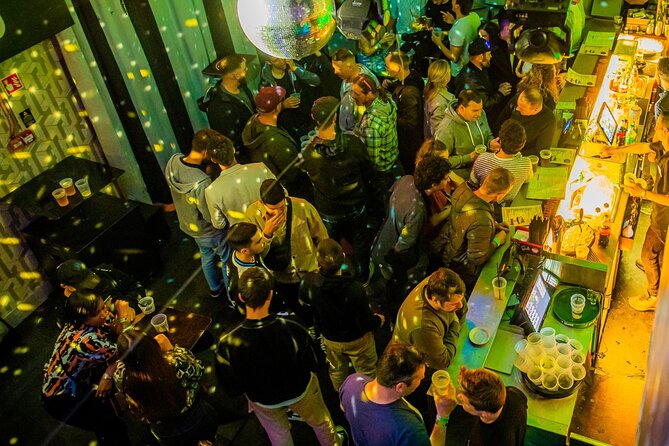 Pub Crawl in Prague - Unlimited Alcoholic Beverages