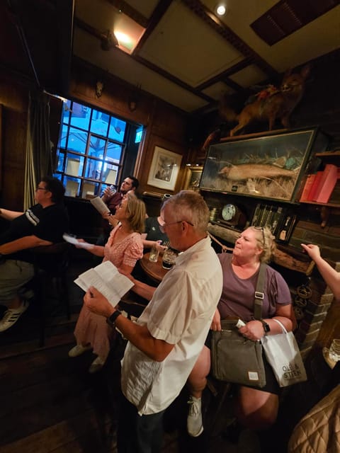 Pub Crawl & Sing-along Experience - Pub Atmosphere and Culture