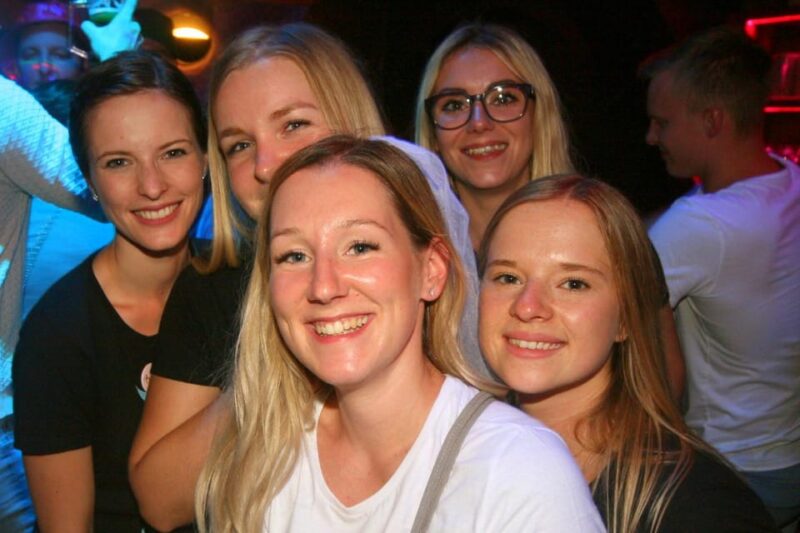 Pubcrawl Salzburg: Tour Through Best Bars and Clubs in Town - Participant Guidelines and Reviews