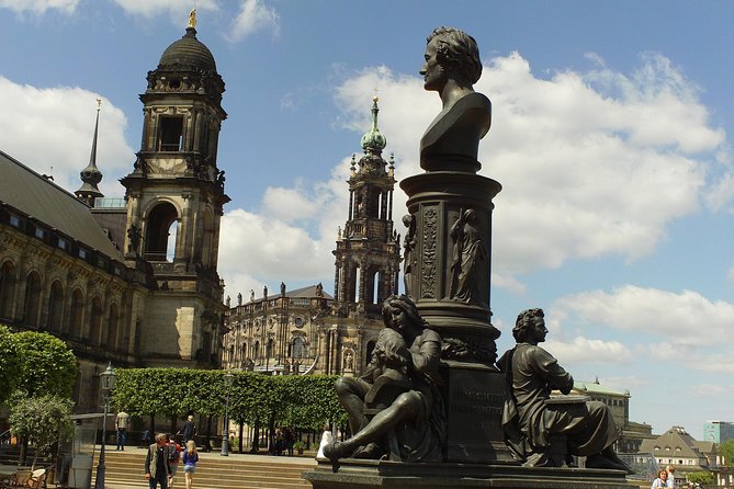 Public Guided Tour of the Old Town Including a Tour of the Frauenkirche - Tour Highlights